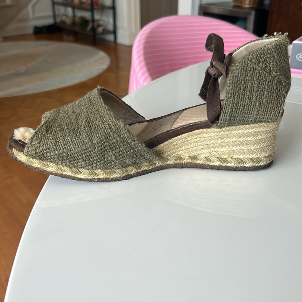 Women’s Ugg Delmar Espadrille Wedge Lace Up Sandal - Picture 4 of 9